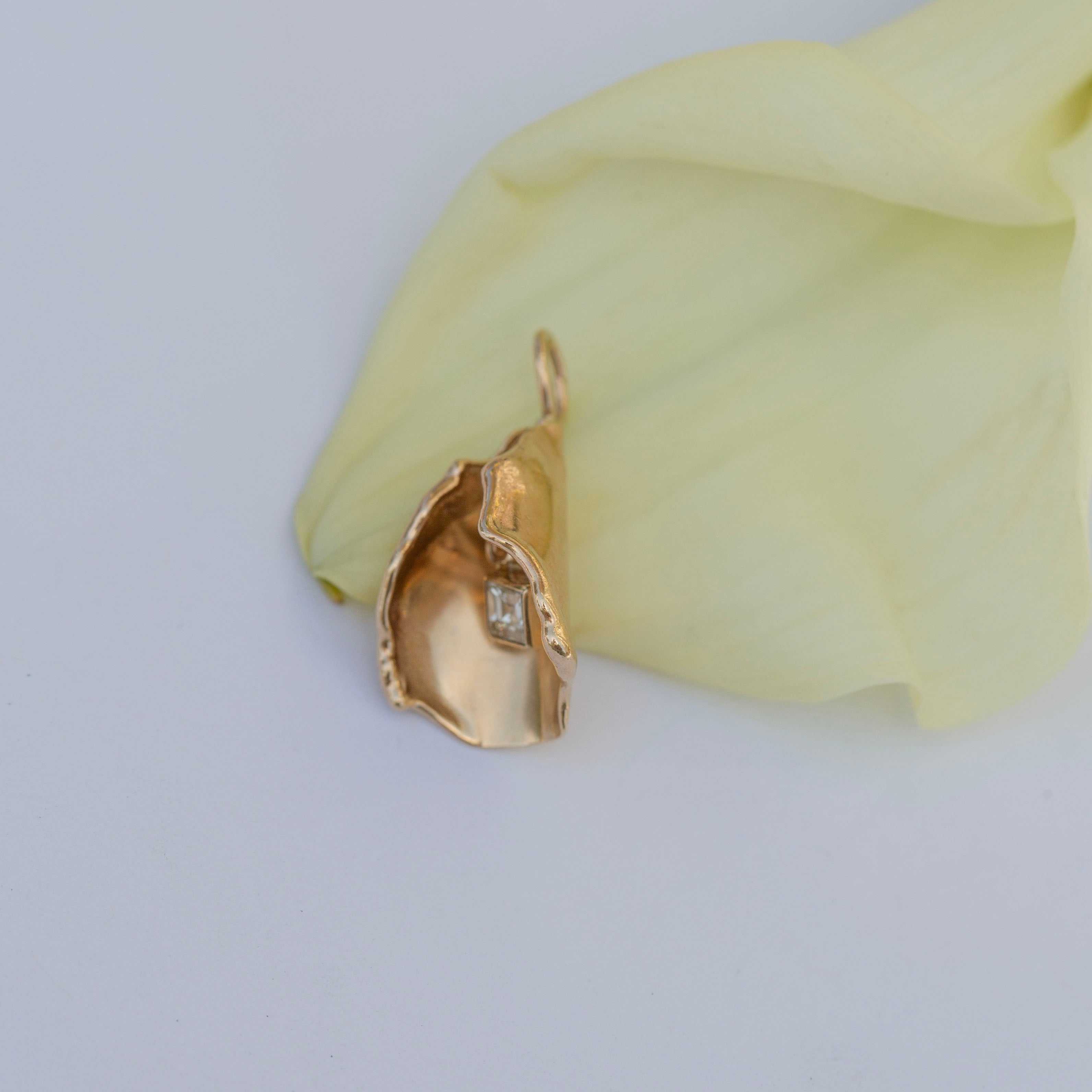 Calla Lily Pendant 7, Diamond