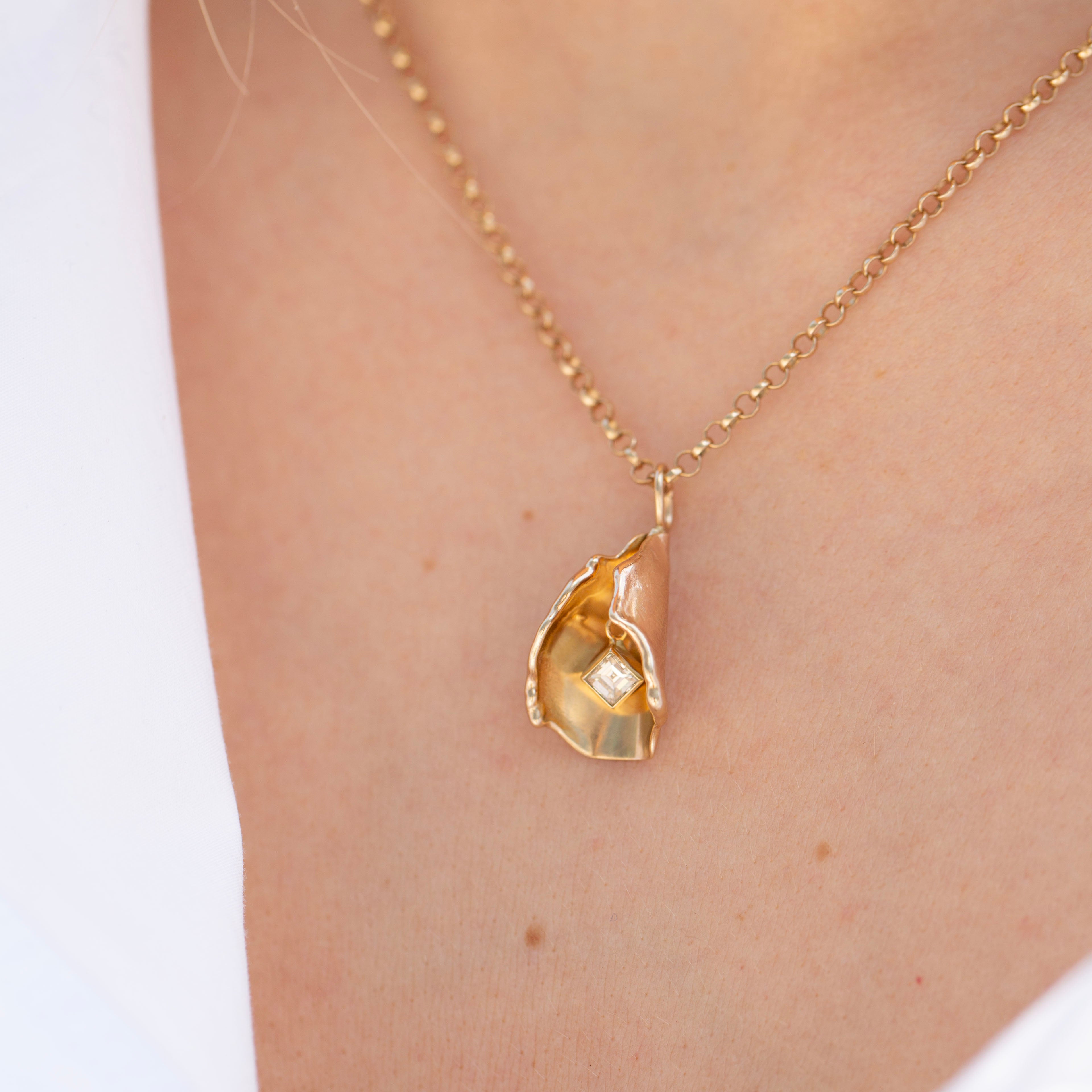 Calla Lily Pendant 7, Diamond
