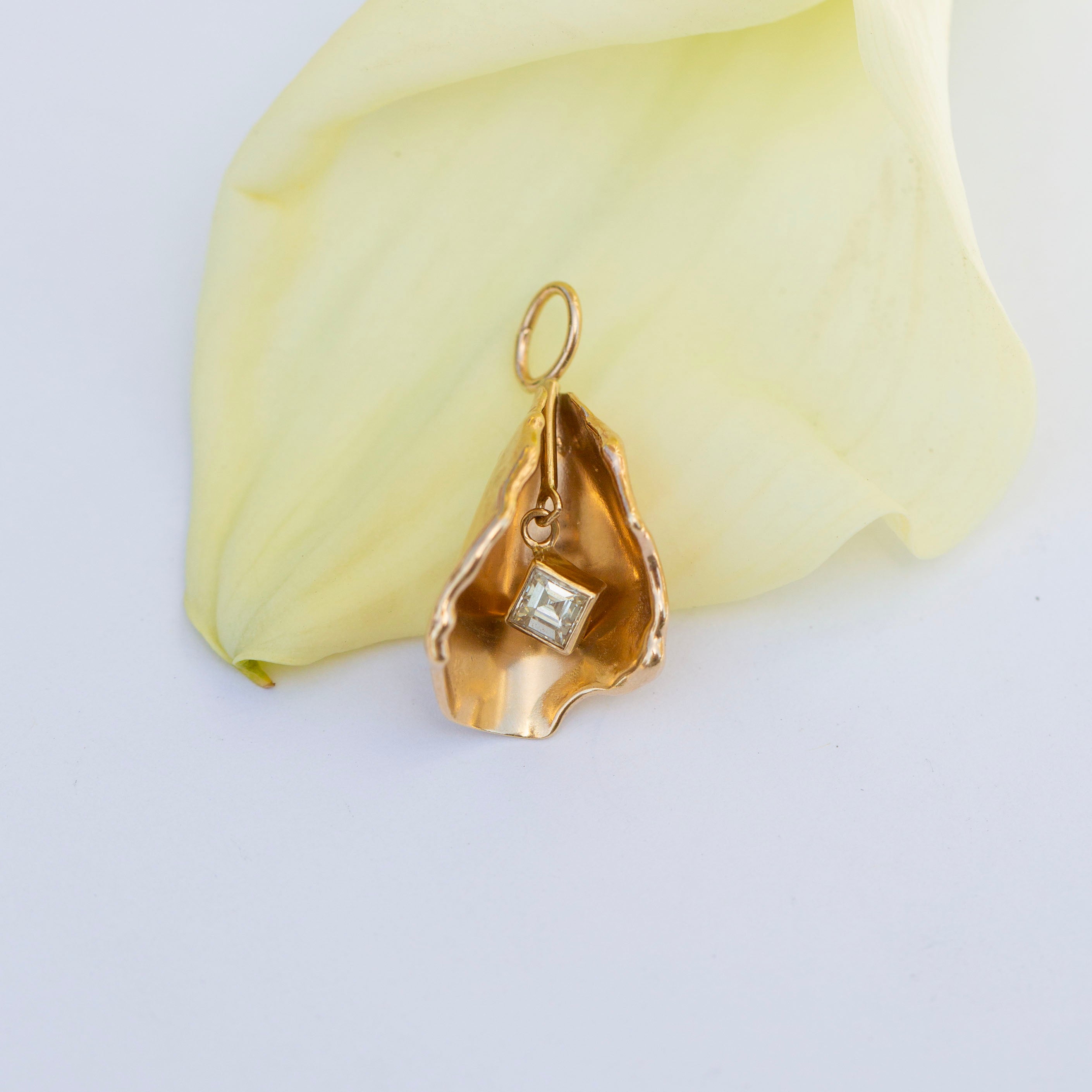 Calla Lily Pendant 7, Diamond