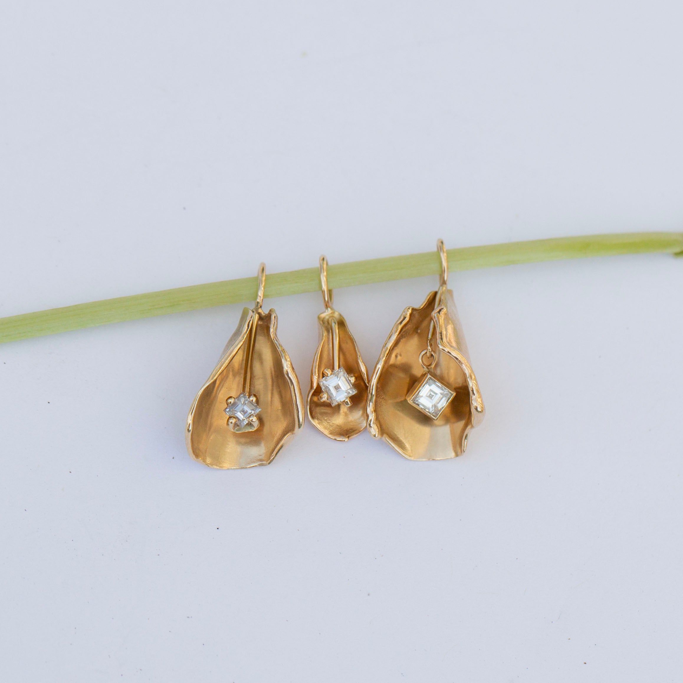 Calla Lily Pendant 7, Diamond