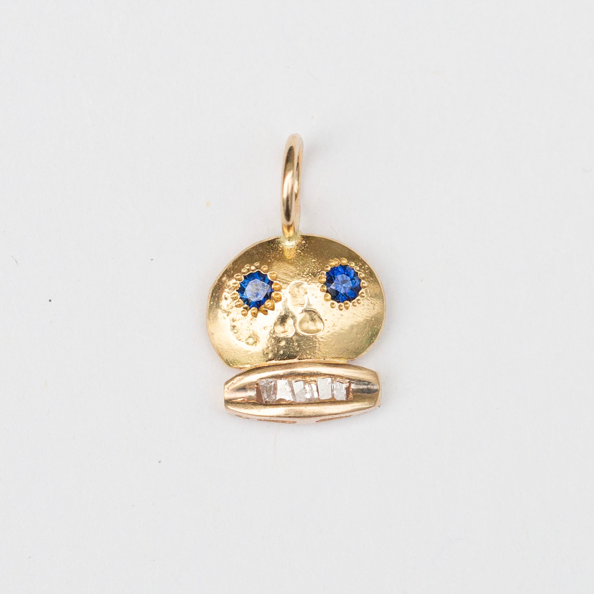 Dark Blue Sapphire Skull