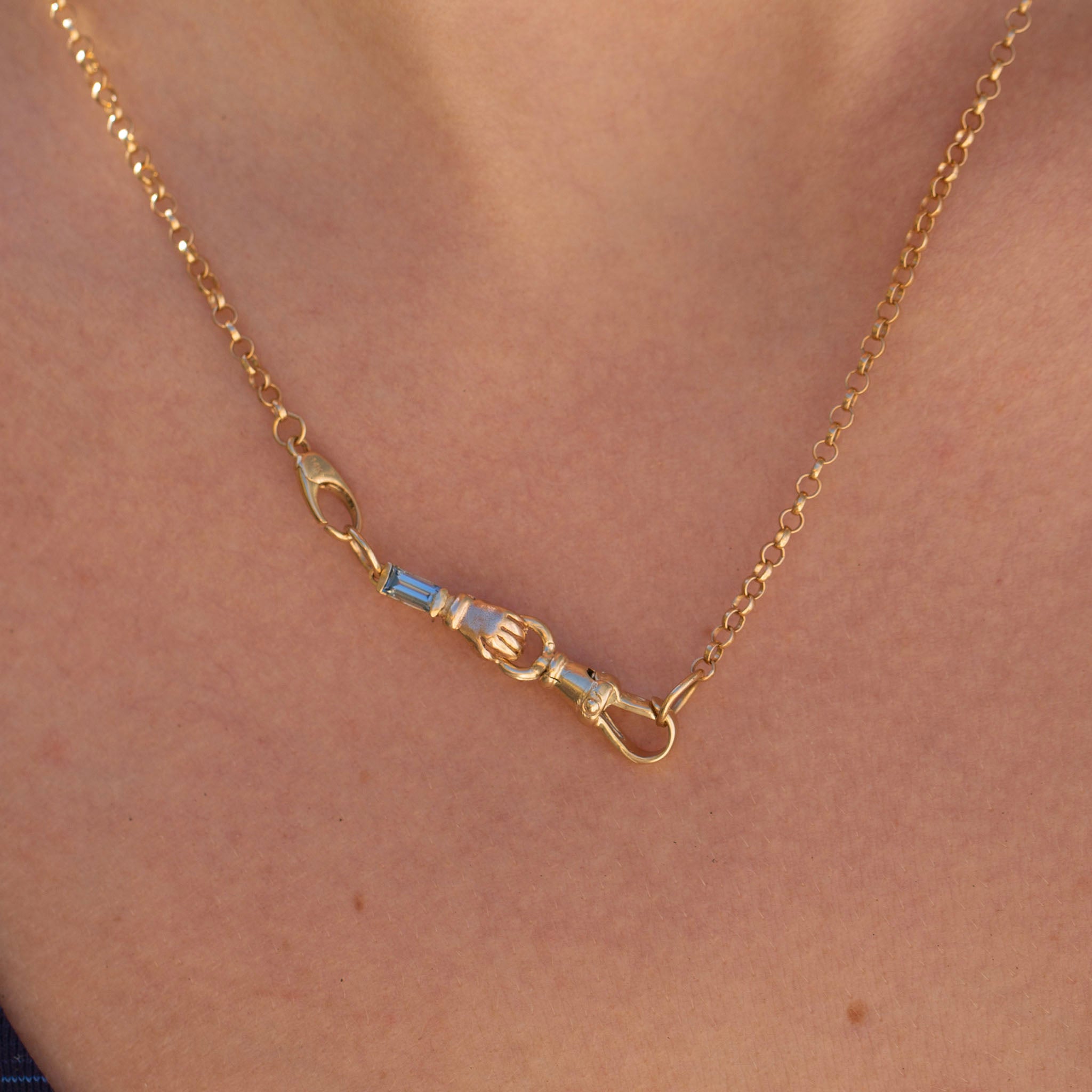 Hand Connector, Baguette Montana Sapphire