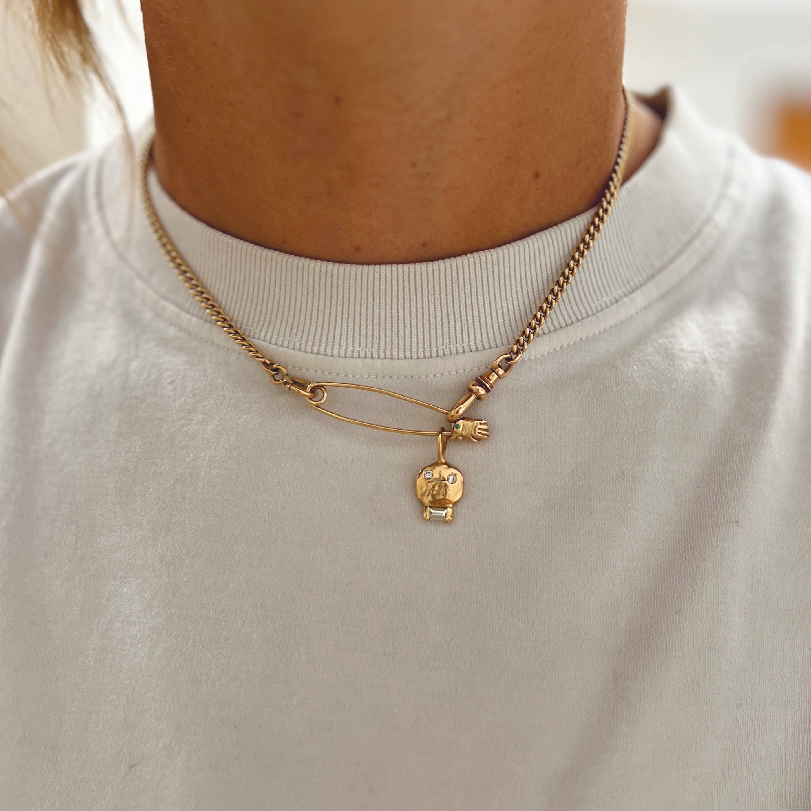 Hand Safety Pin 4, 18k Blue Sapphire