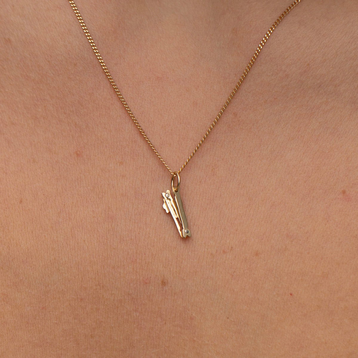 Humerus Charm 6, 14k