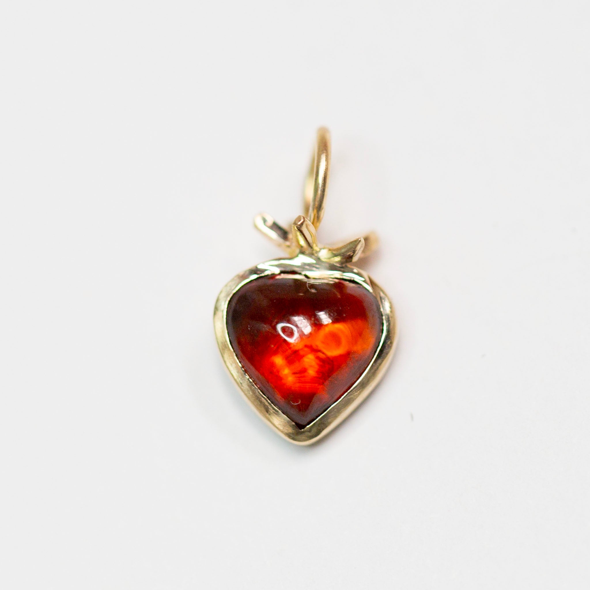 Love Apple Charm 3, Garnet