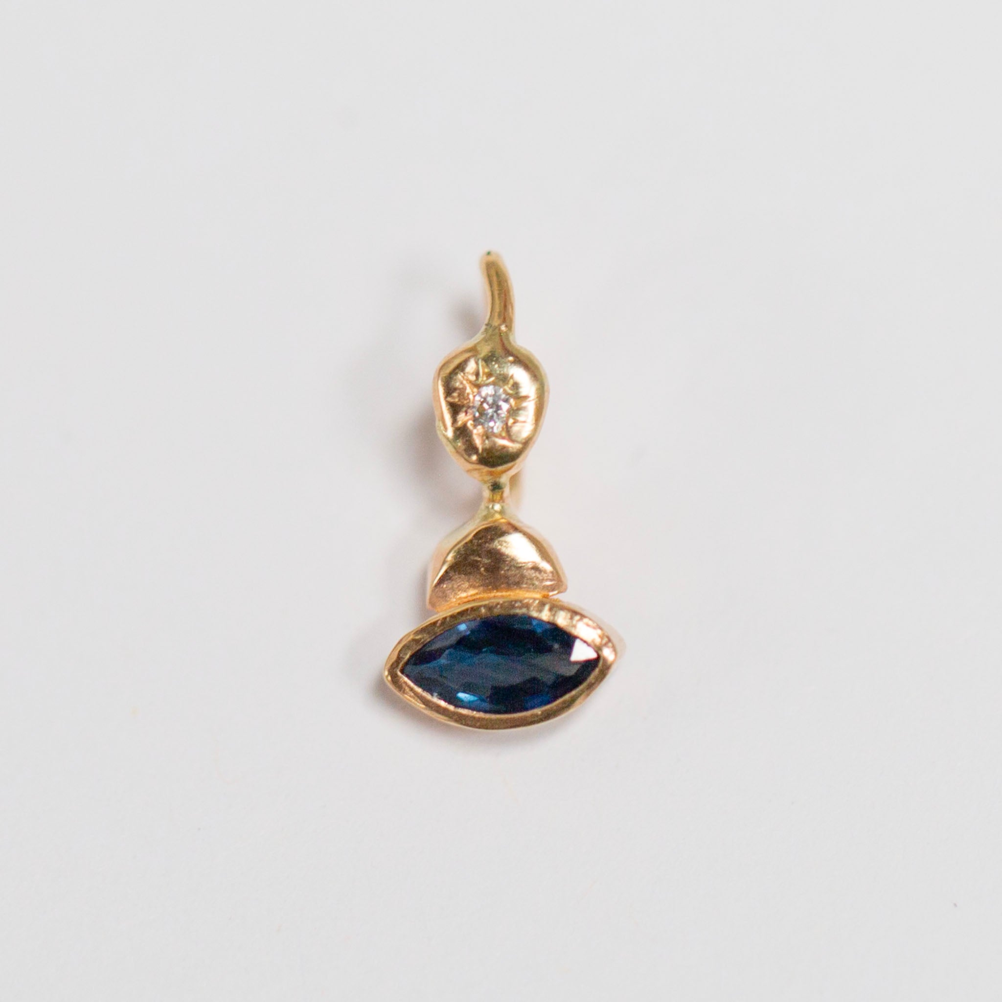 UFO, Marquise Sapphire Saucer