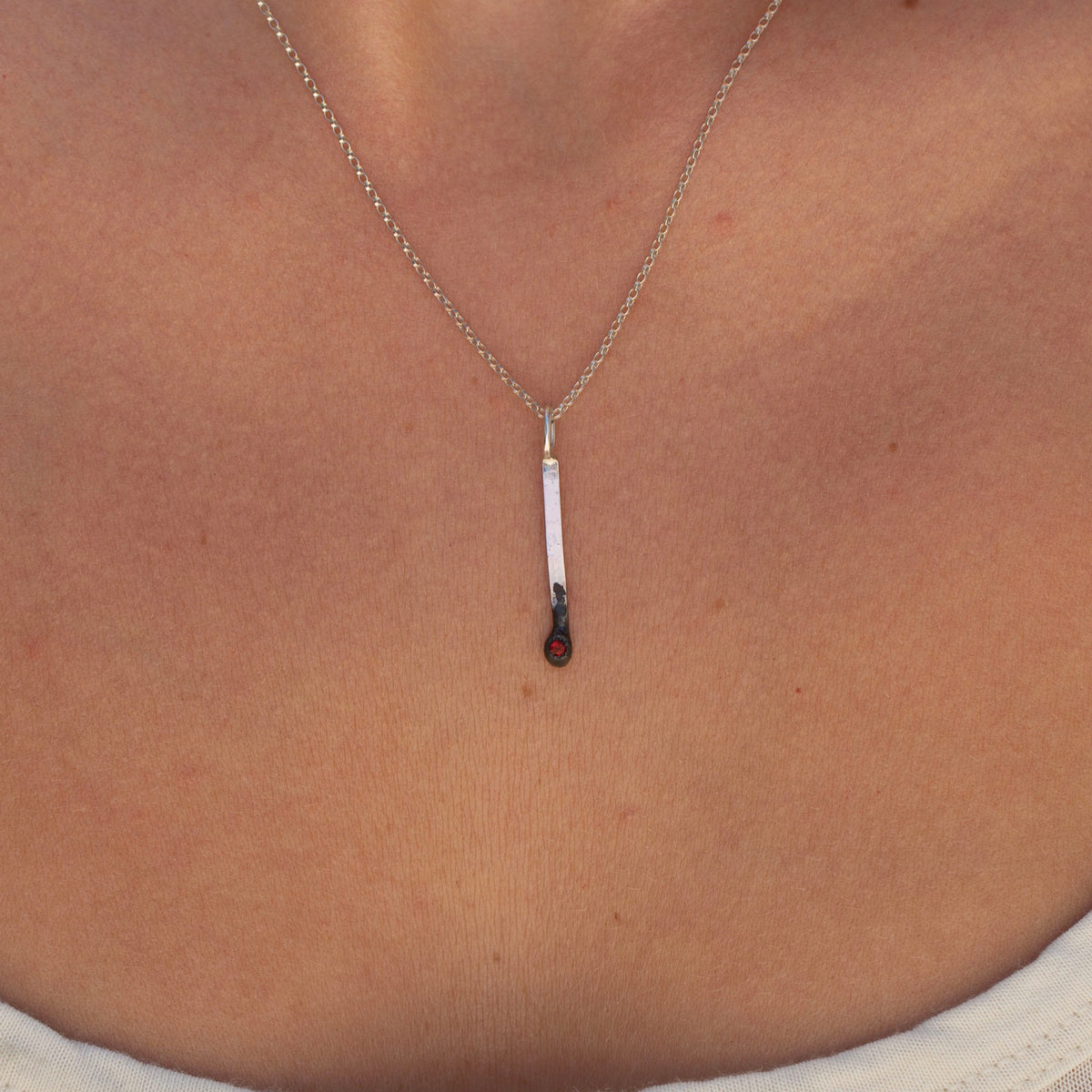 Silver Match 1, Garnet
