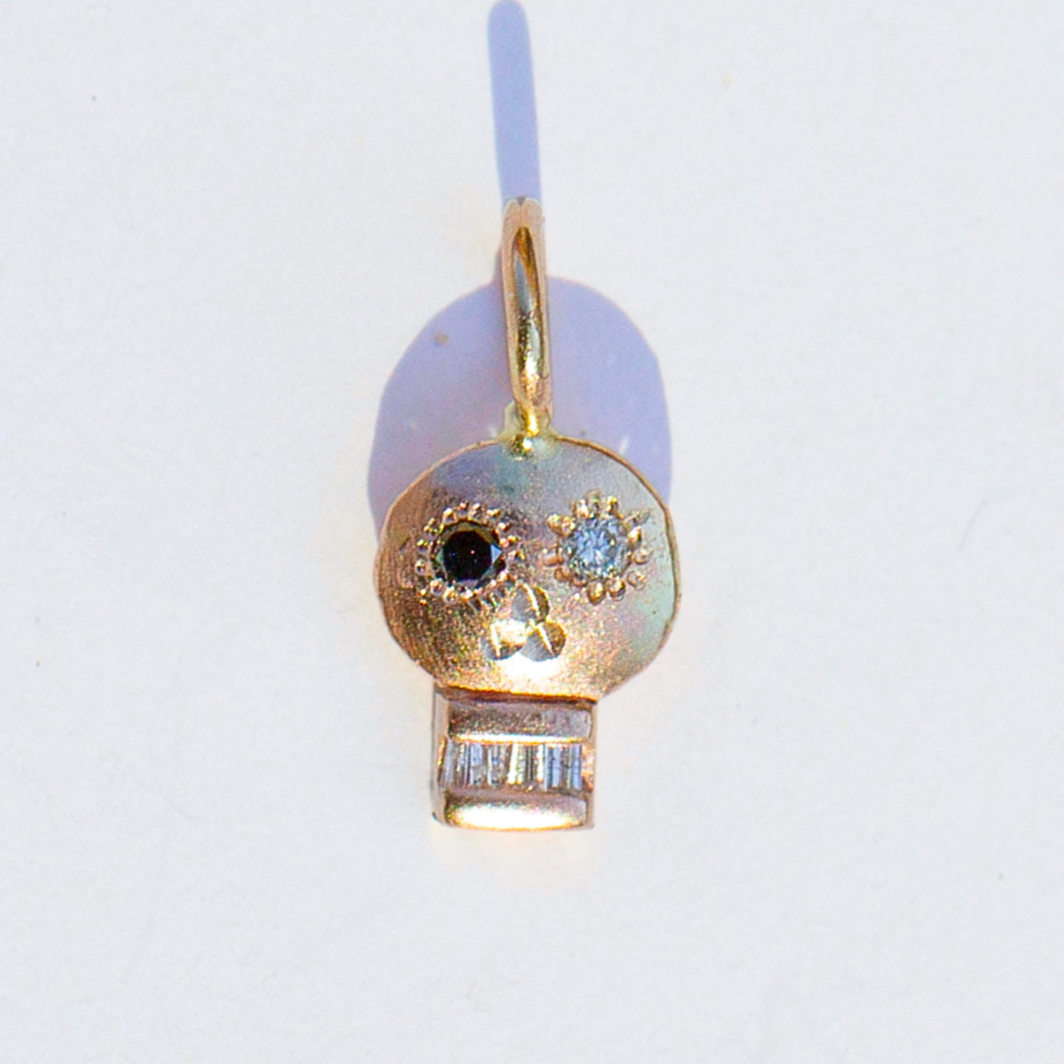 Skull 16, Black and White Diamond