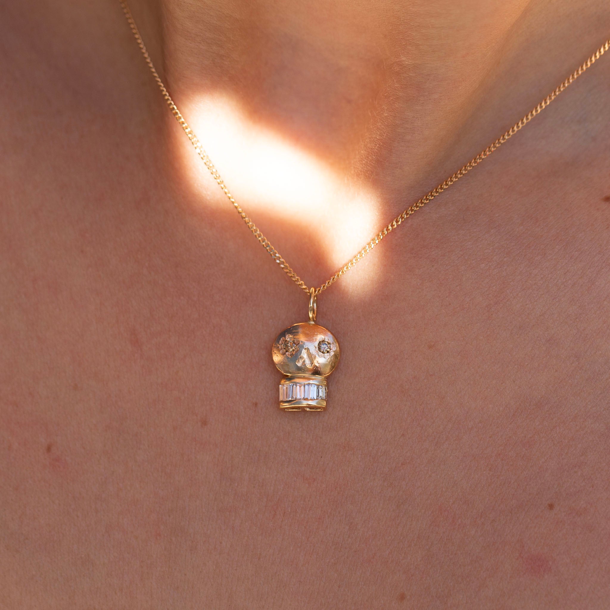 Skull Charm 15, Cognac Diamonds
