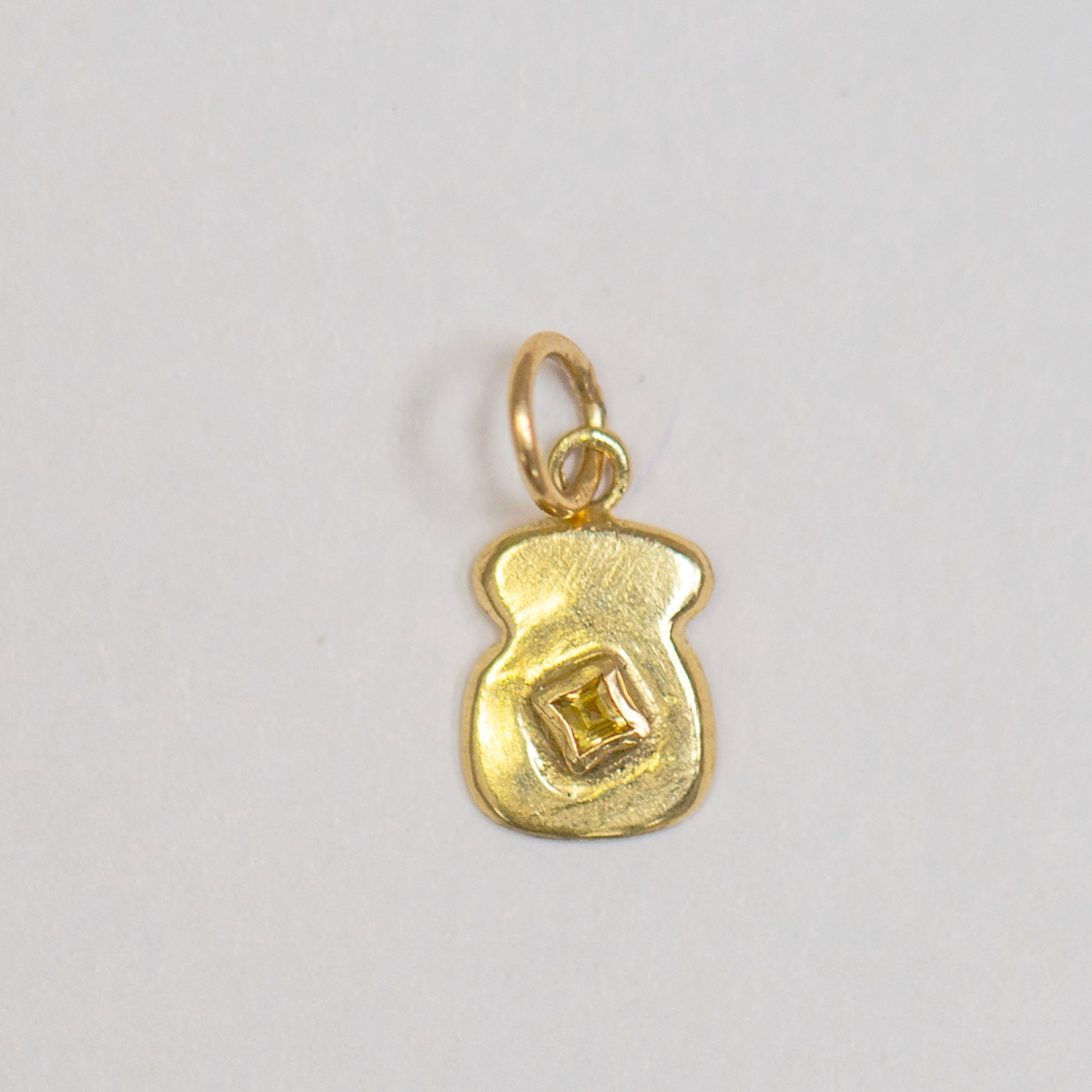 18k & sapphire buttered toast charm