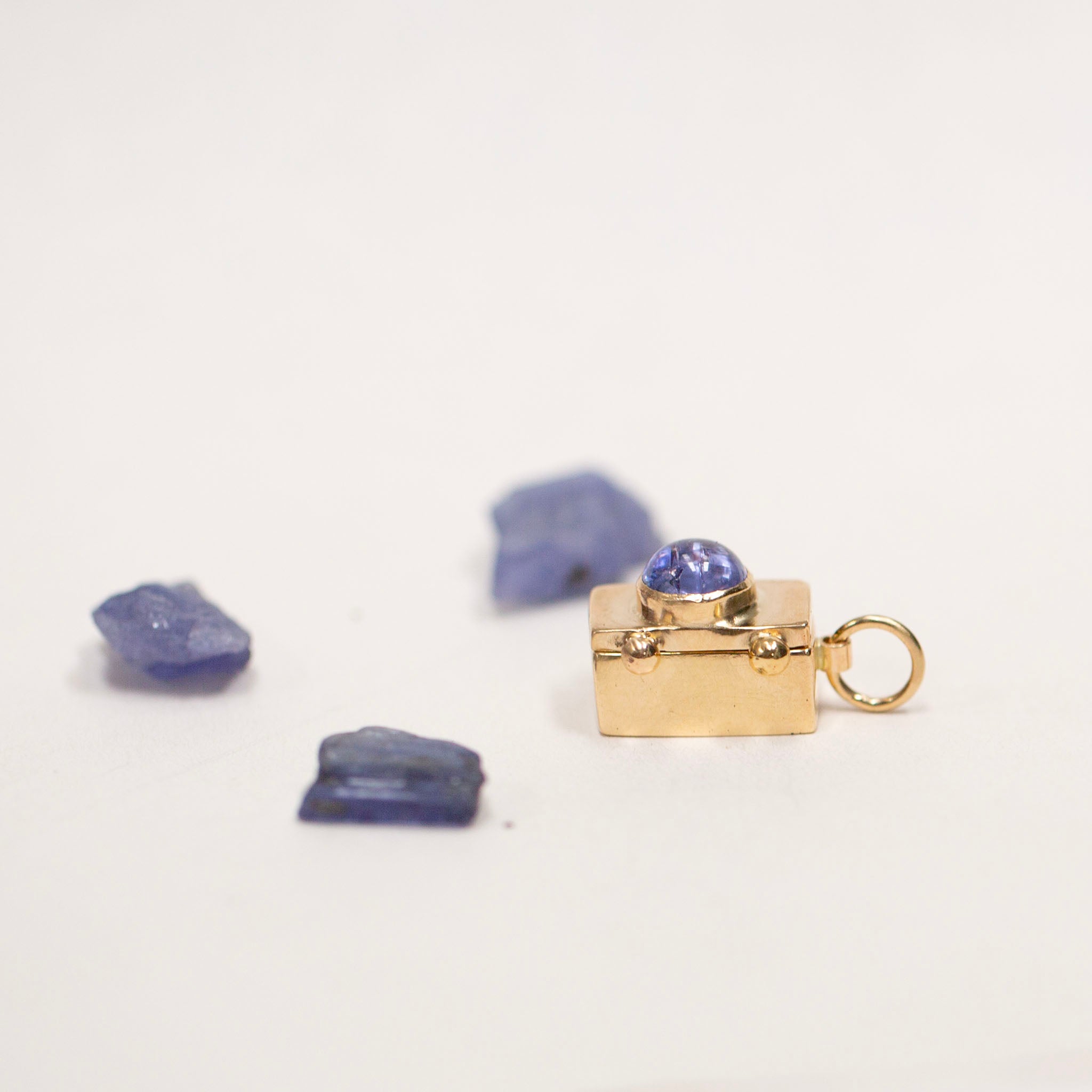 Tanzanite Rock Box