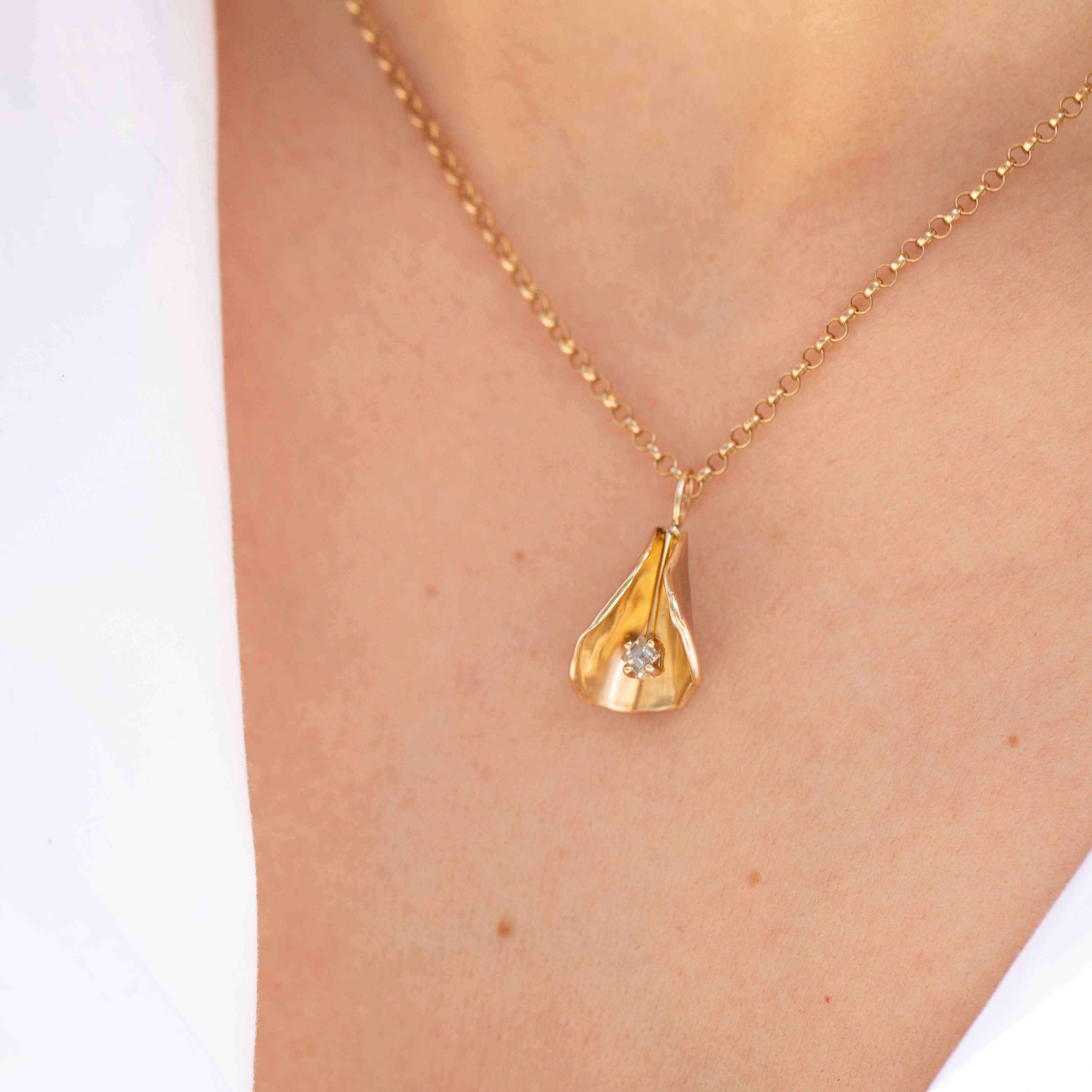 Calla Lily Pendant 5, Diamond
