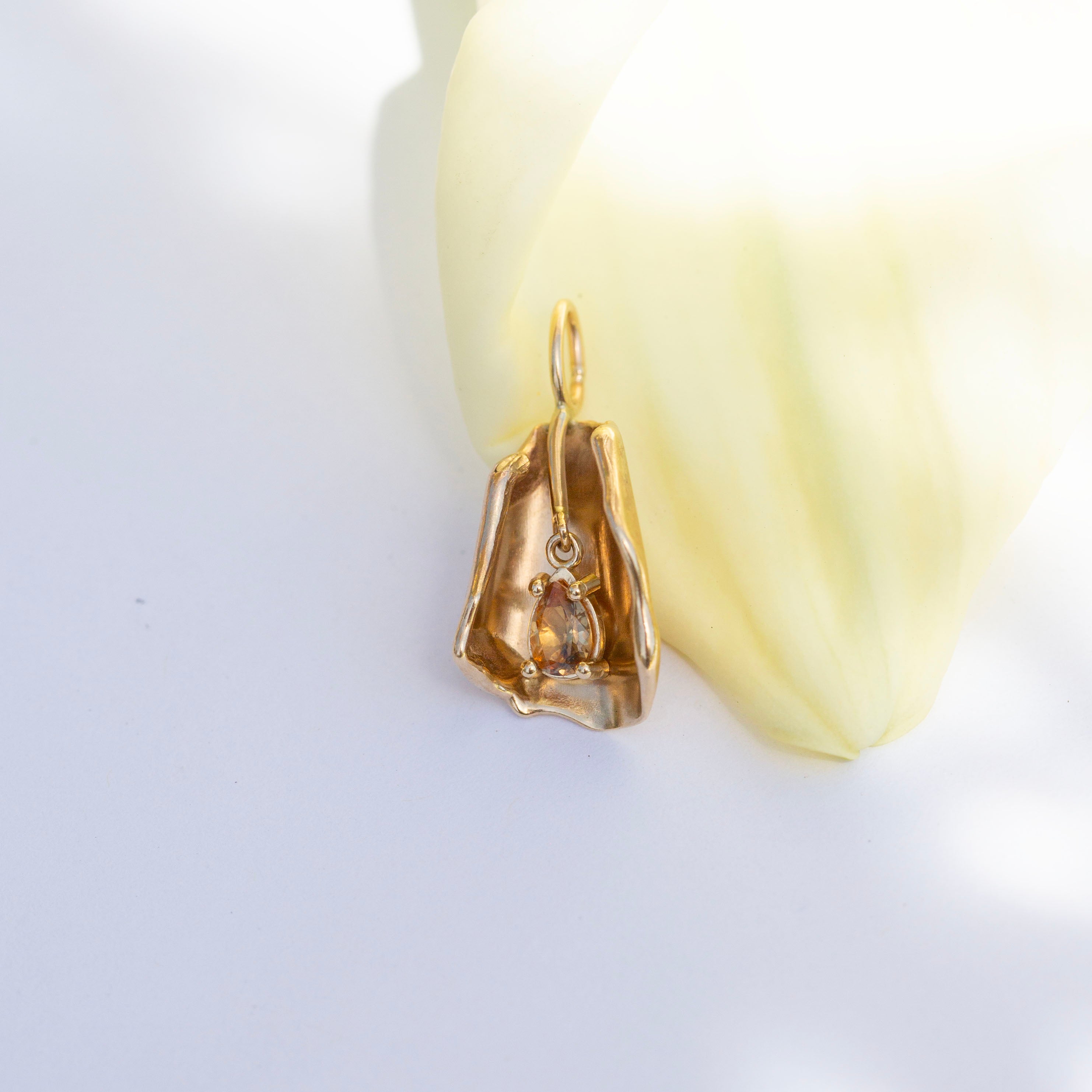 Calla Lily Pendant 6, Sapphire
