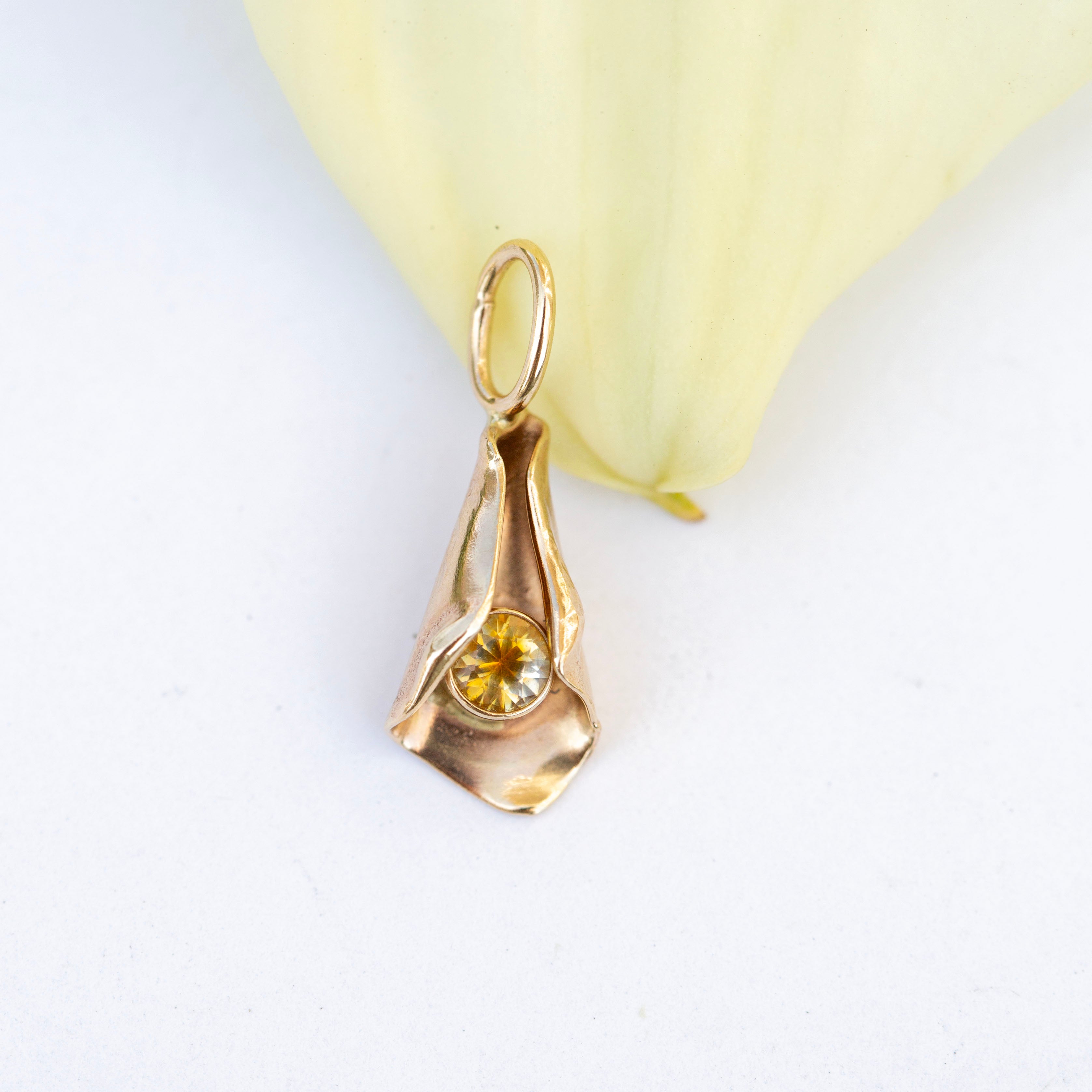 Calla Lily Pendant 2, Sapphire