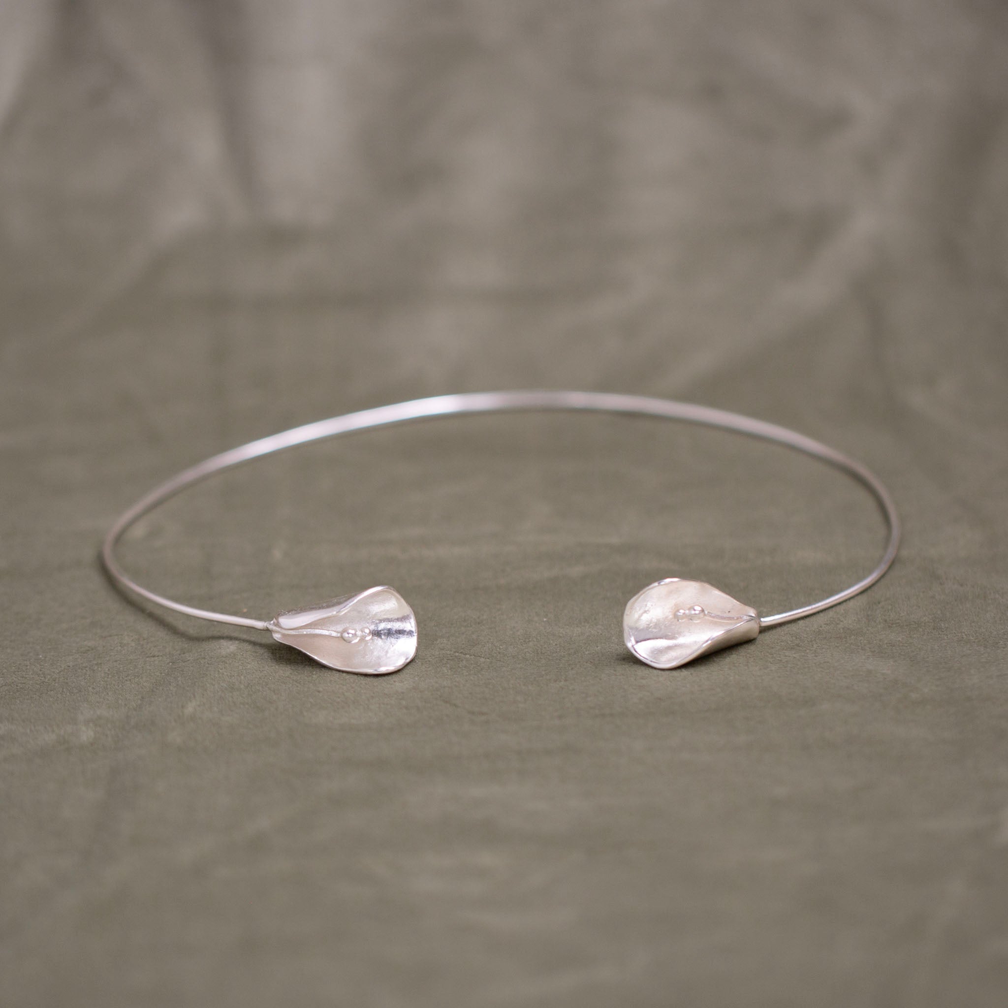 Calla Collar