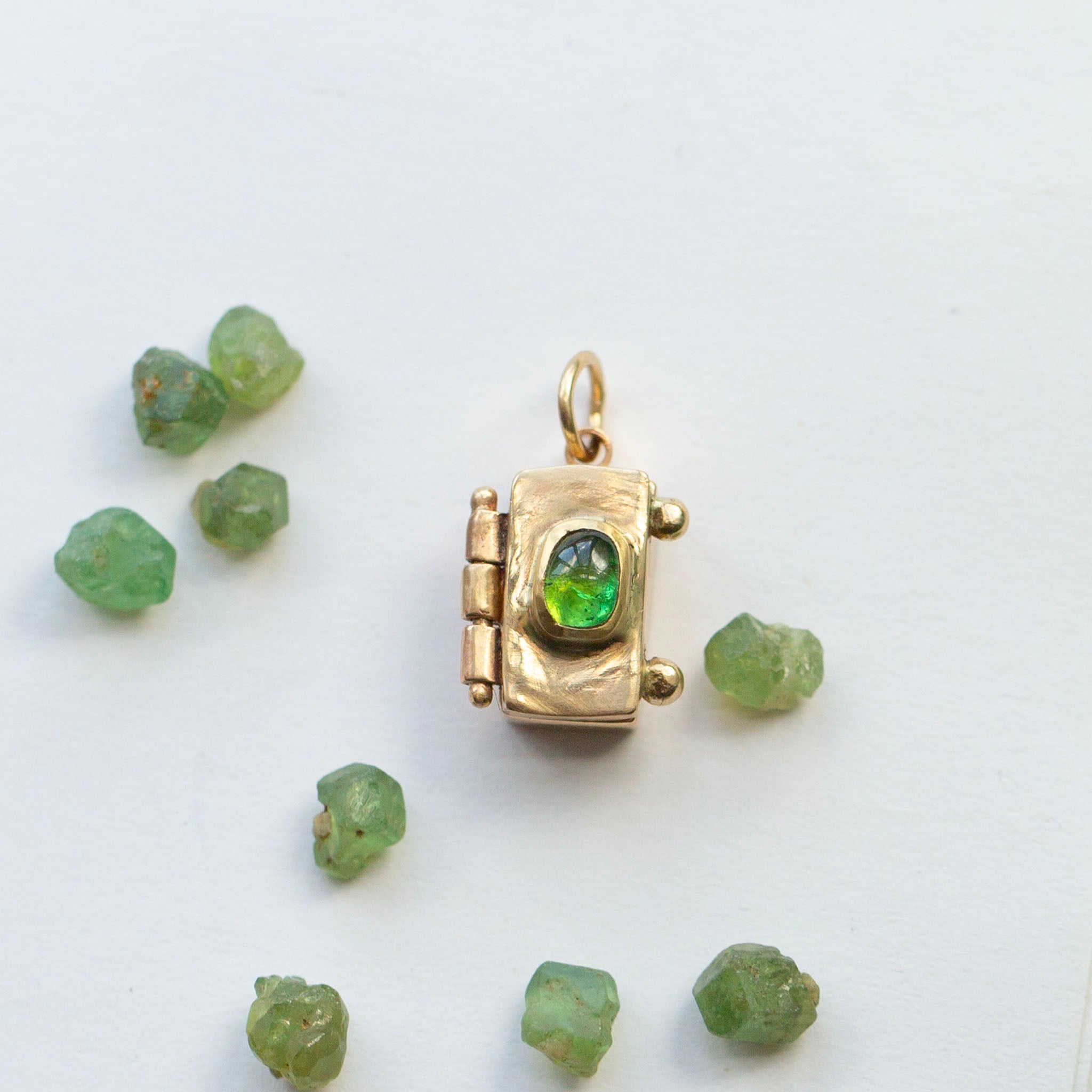 Garnet Rock Box