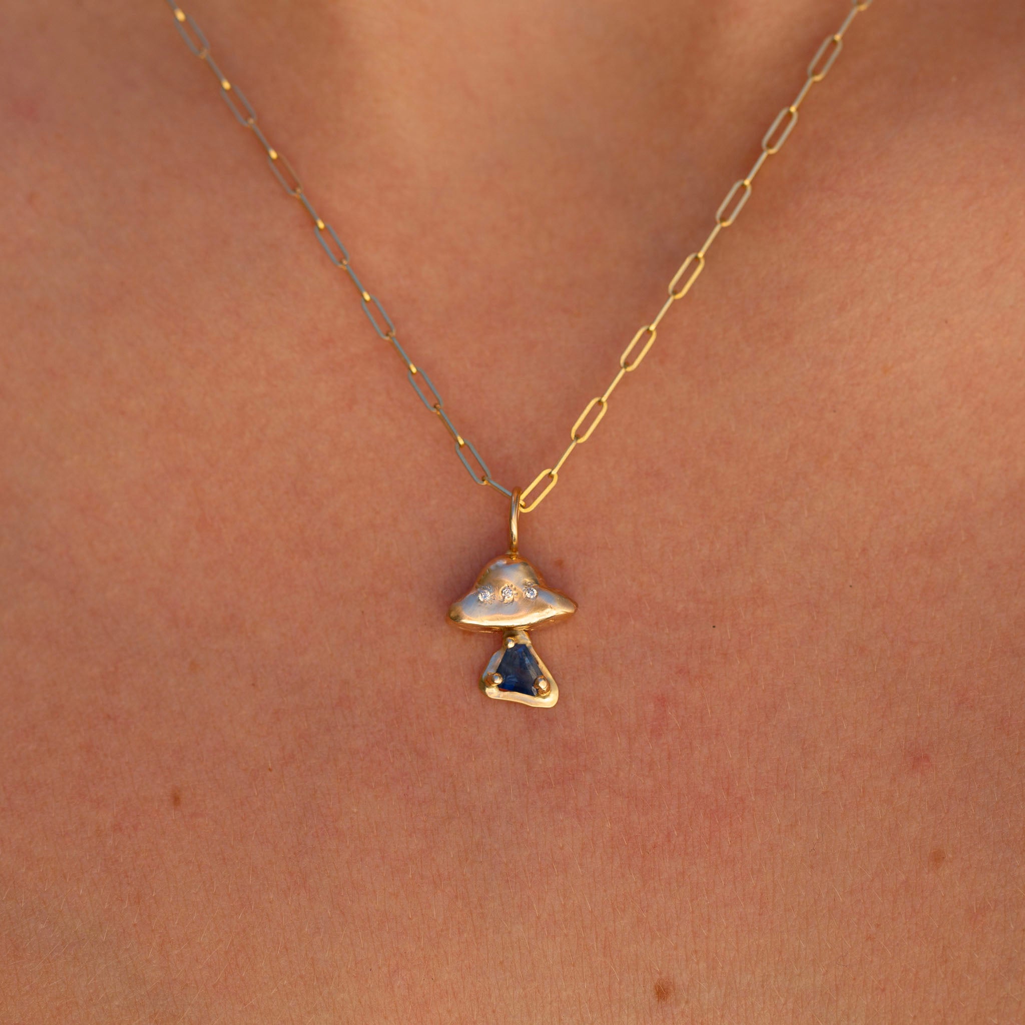 UFO w/ Blue Sapphire Beam