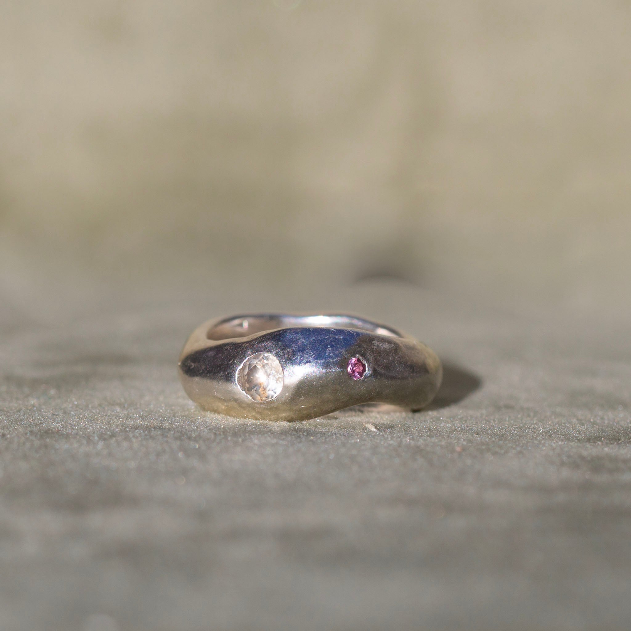 Orbit Ring 5, Sapphire