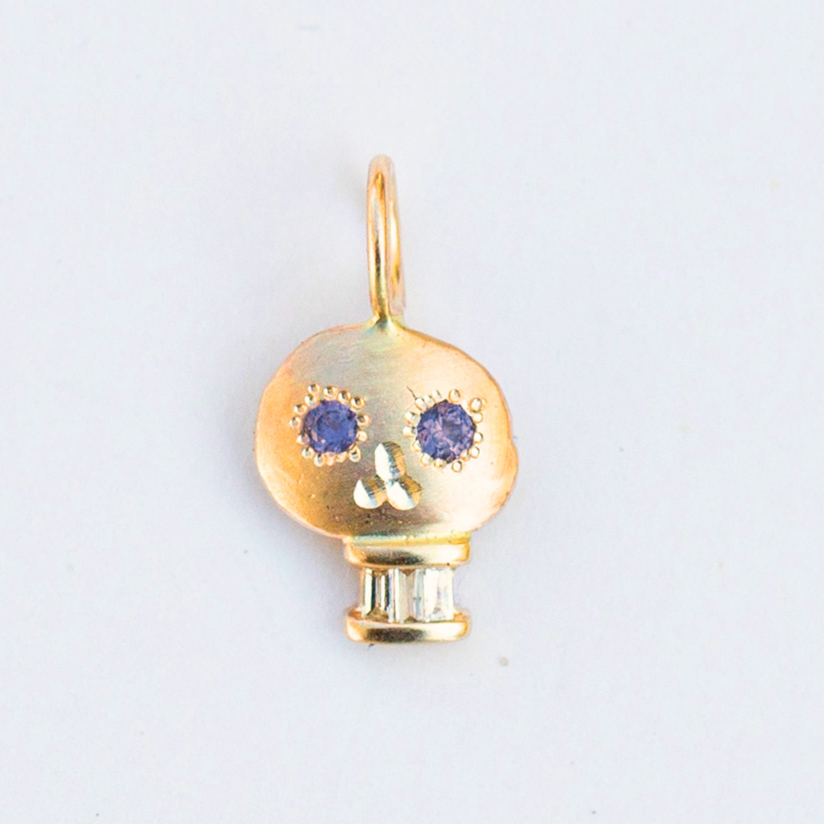Skull 15, Winza Sapphire