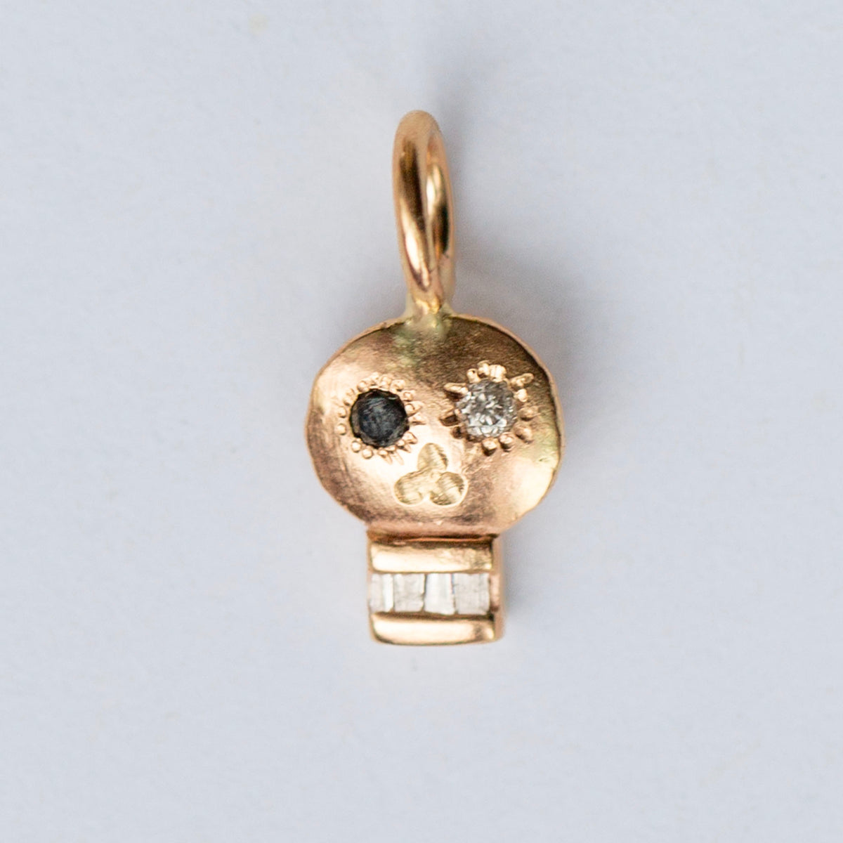 Skull 16, Black and White Diamond