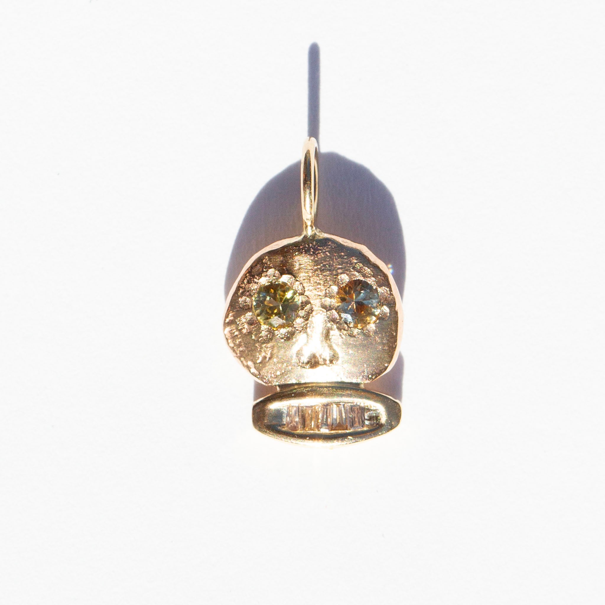 Skull Charm 18, Montana Kaleidoscope Sapphires