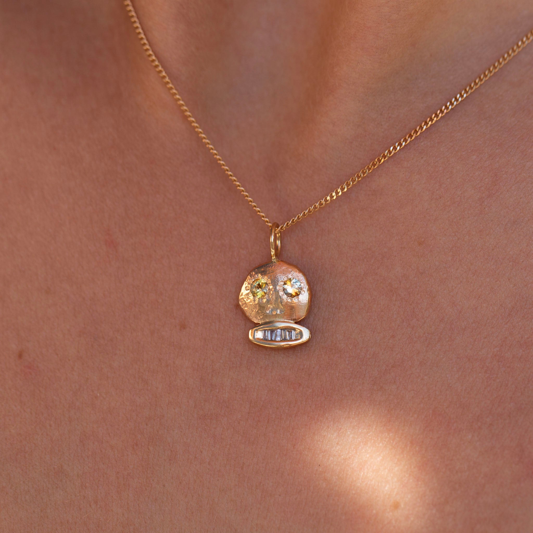 Skull Charm 18, Montana Kaleidoscope Sapphires