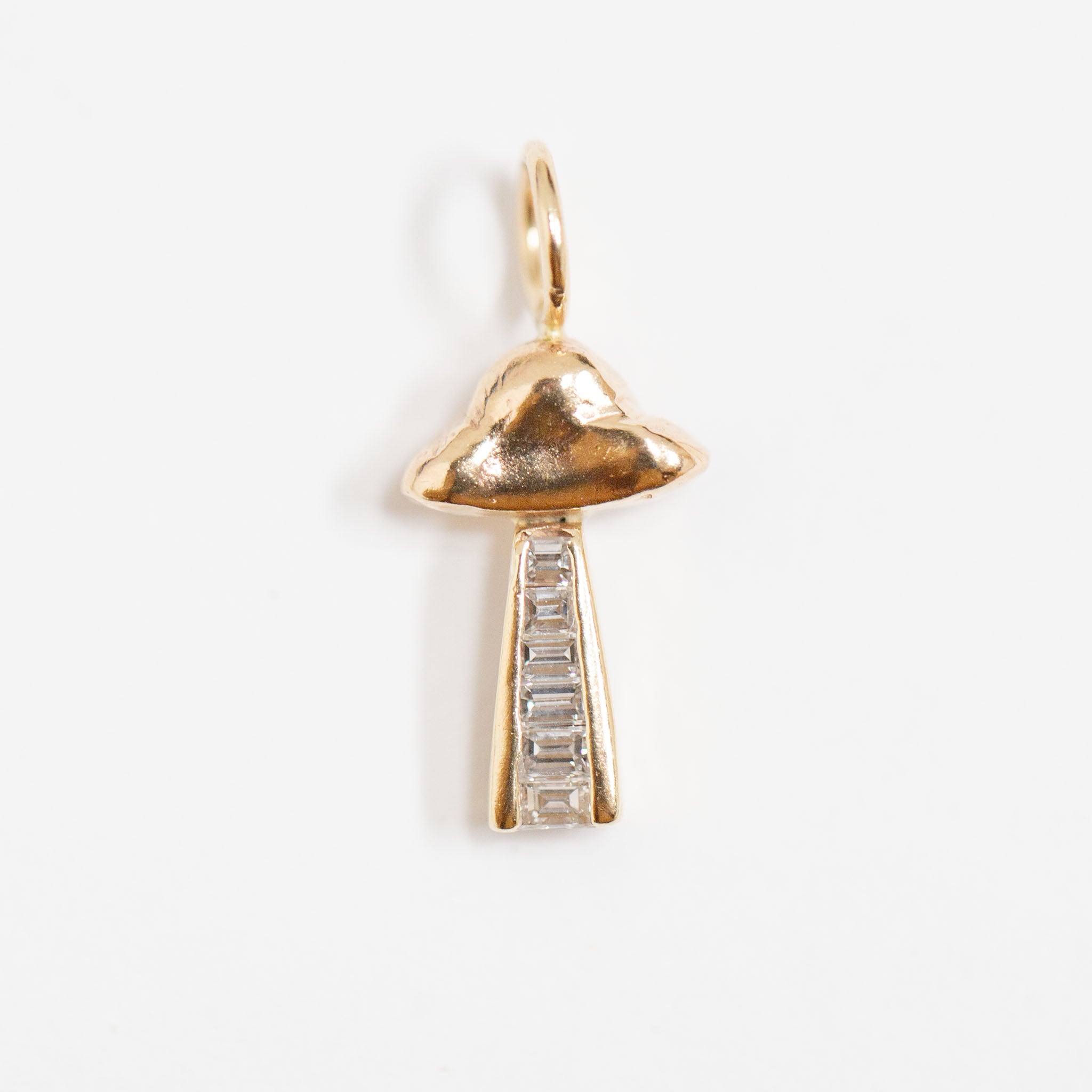 14k UFO with Diamond Baguette Beams