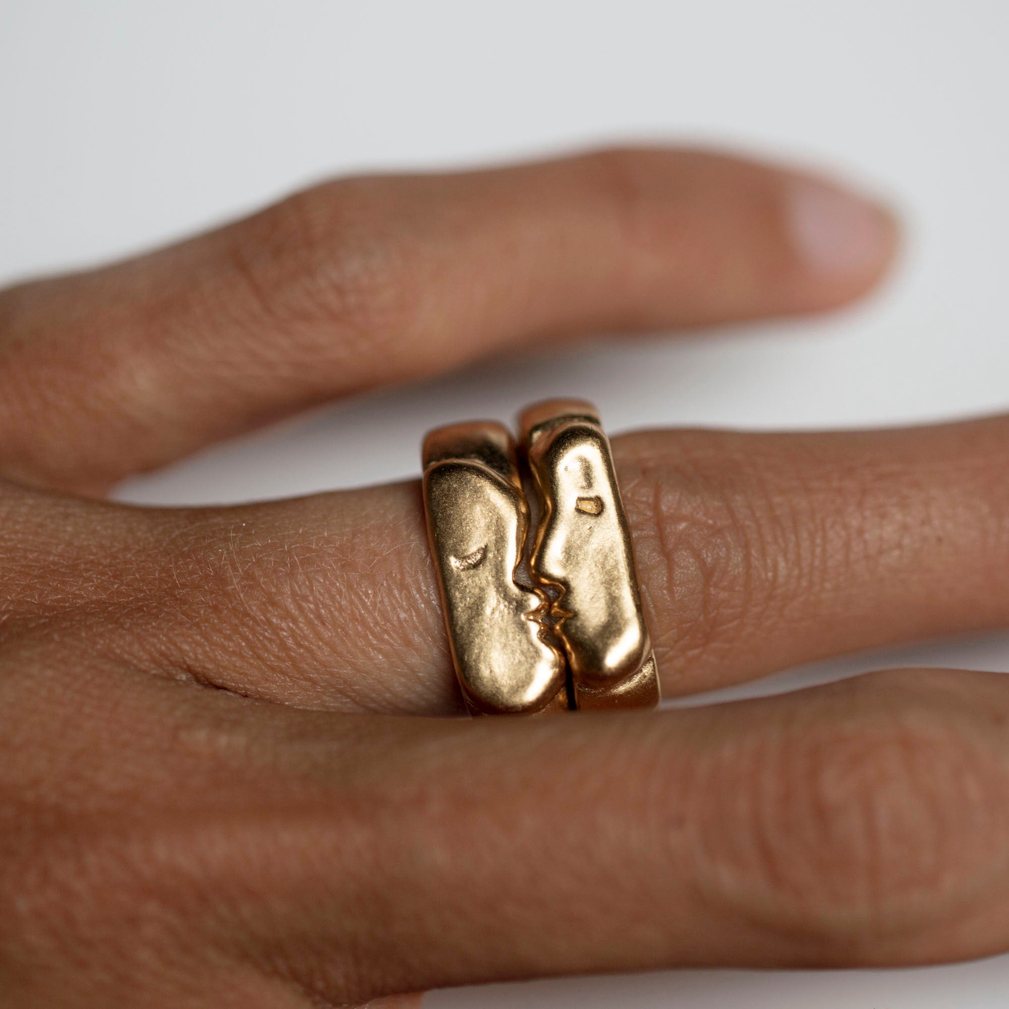 Kiss Rings, gold