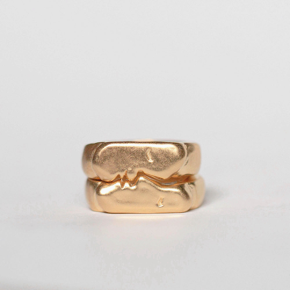
            
                Load image into Gallery viewer, Kiss Rings, gold
            
        